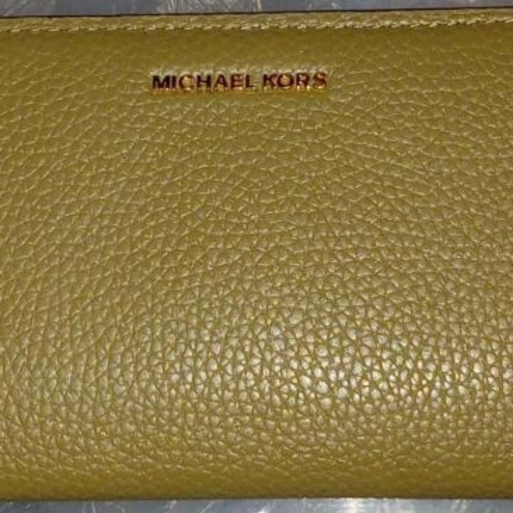Michael Kors Large Bryant Leather Wallet
